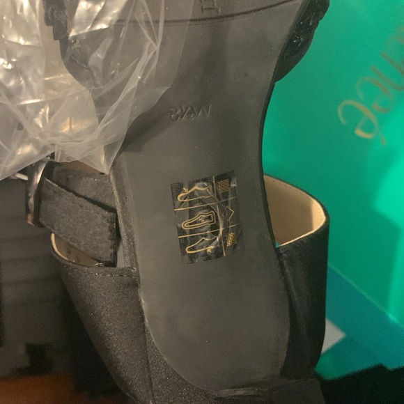 J Renee Soncino Ribbon Lace Black 8.5W - Picture 4 of 5